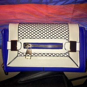 Vibrant Royal Blue & Black Fishnet Clutch Purse!💙